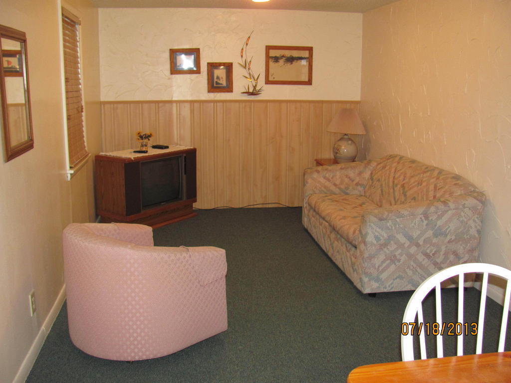 Garden Cottages Motel - Rapid City Room photo