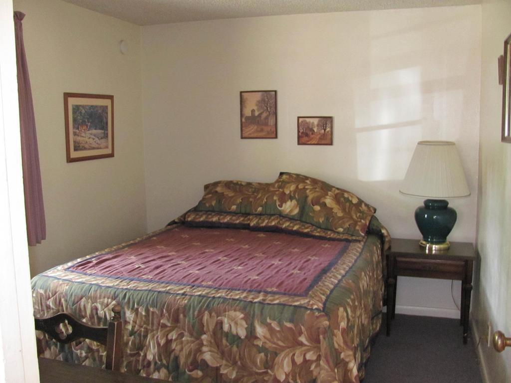 Garden Cottages Motel - Rapid City Room photo