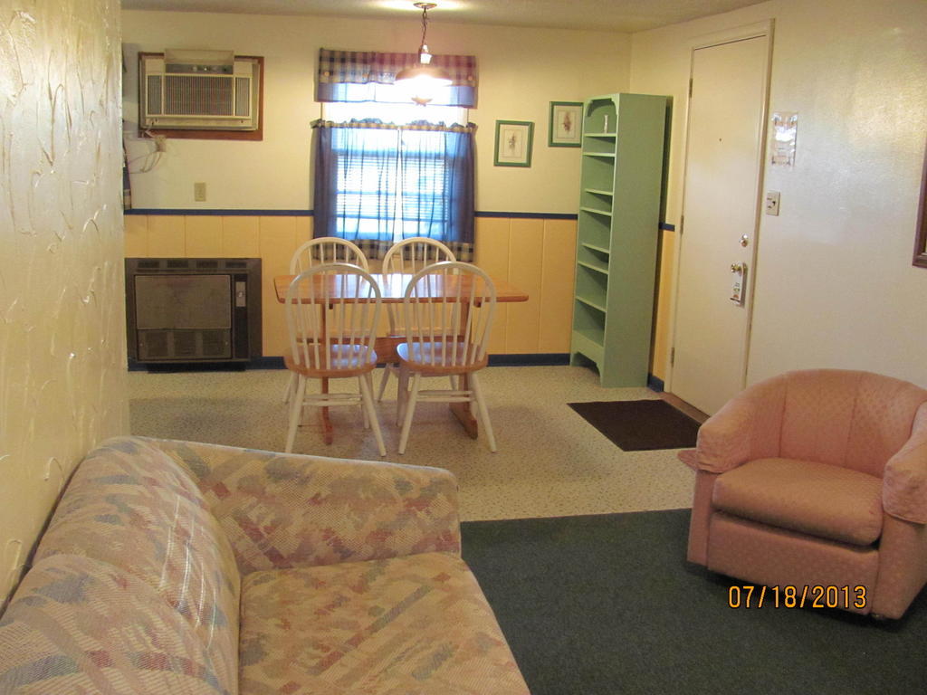 Garden Cottages Motel - Rapid City Room photo