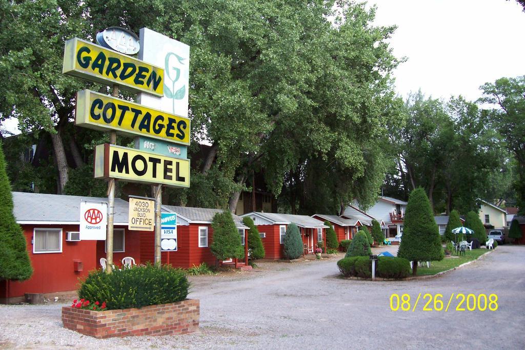 Garden Cottages Motel - Rapid City Exterior photo