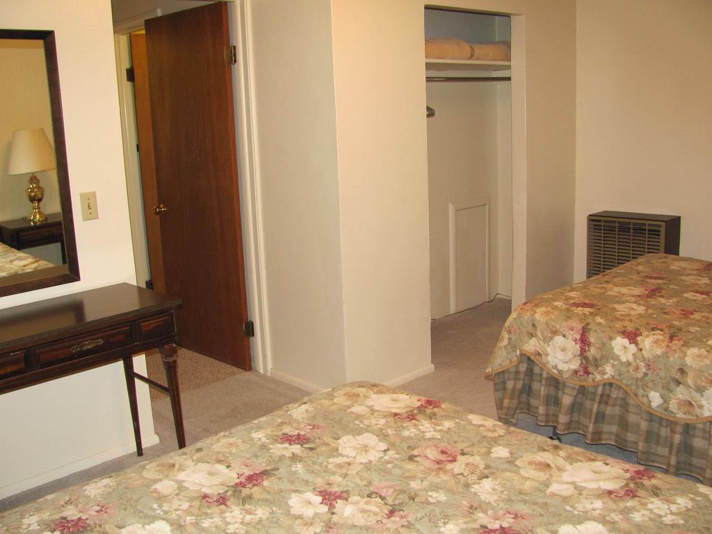 Garden Cottages Motel - Rapid City Room photo